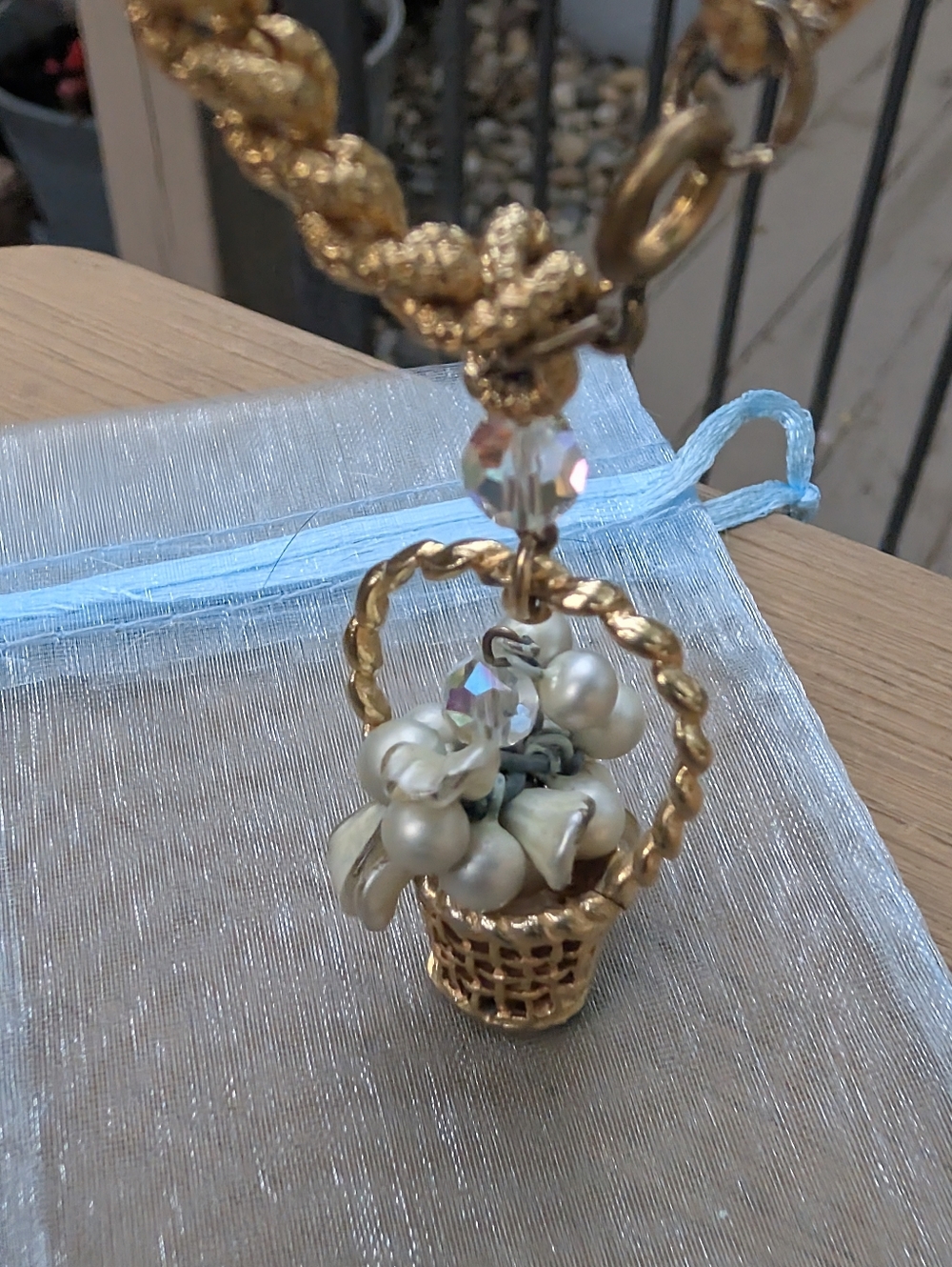 Vintage Gold Link Bracelet Charm Bracelet Pear Lillies Gold Basket - Picture 9 of 12